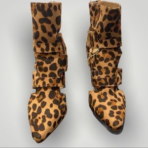 NEW YORK AND COMPANY ANIMAL PRINT HEELS (NWT)